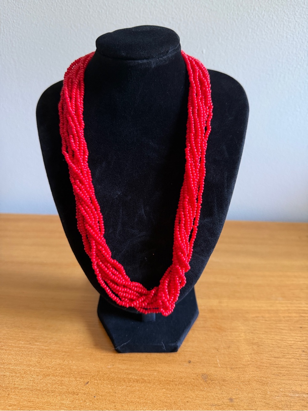Vintage 1970s multi-strand glass seed bead statement necklace
- Women's Jewelry